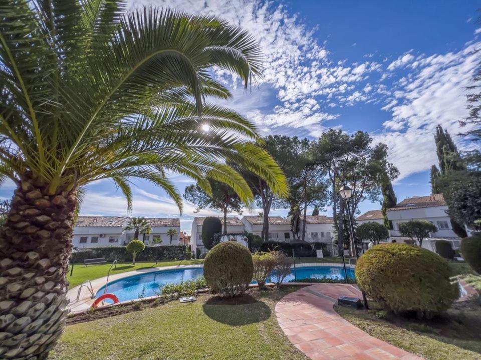 Bajo Con Jardin En La Milla De Oro Apartment Marbella Exterior photo