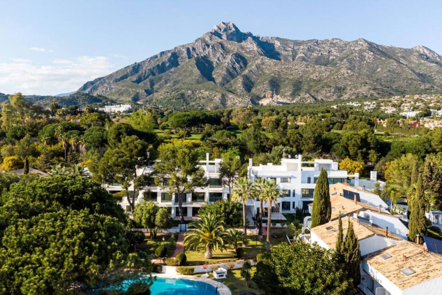 Bajo Con Jardin En La Milla De Oro Apartment Marbella Exterior photo